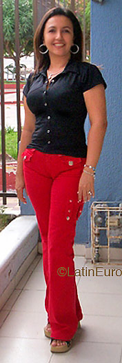 Date this foxy Colombia girl Juniz from  C9299