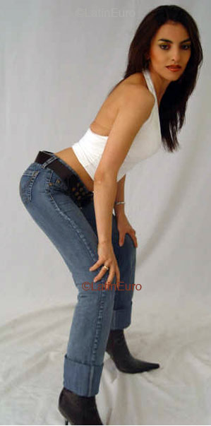 Date this beautiful Colombia girl Anglea from Bogota C9326