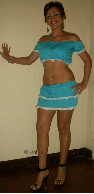 Date this charming Colombia girl Karen from Cali C9379