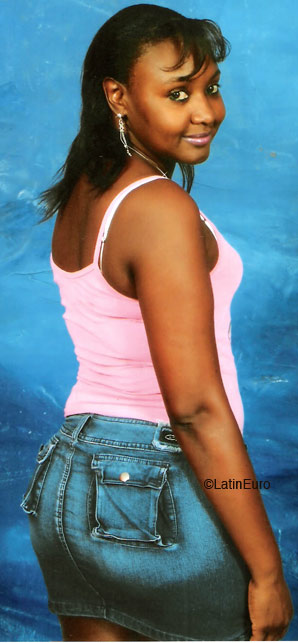 Date this foxy Colombia girl Yenny from Cali C9392