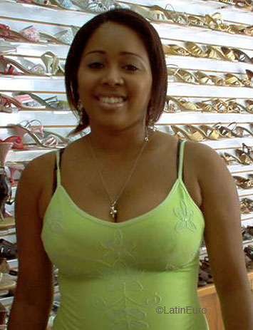 Date this attractive Colombia girl Yeimi from  C9396
