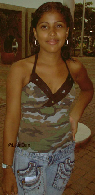 Date this voluptuous Colombia girl Roselin from Cartagena C9403