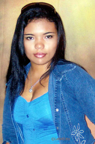 Date this sultry Colombia girl Claudia from  C9426
