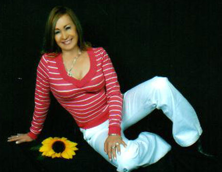 Date this lovely Colombia girl Flor from Bogota C9439