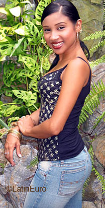 Date this attractive Colombia girl Nivelsy from Barranquilla C9449