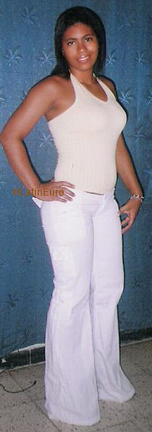 Date this nice looking Colombia girl Olina from  C9509