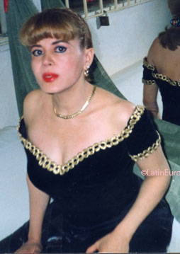 Date this delightful Colombia girl Gladys from Bogota C9722