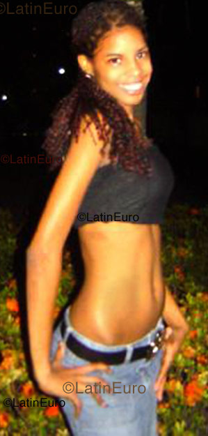 Date this happy Dominican Republic girl Ruth from Santo Domingo N-102