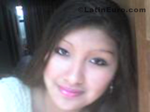 Date this nice looking Peru girl Janeth from Lima N-1052