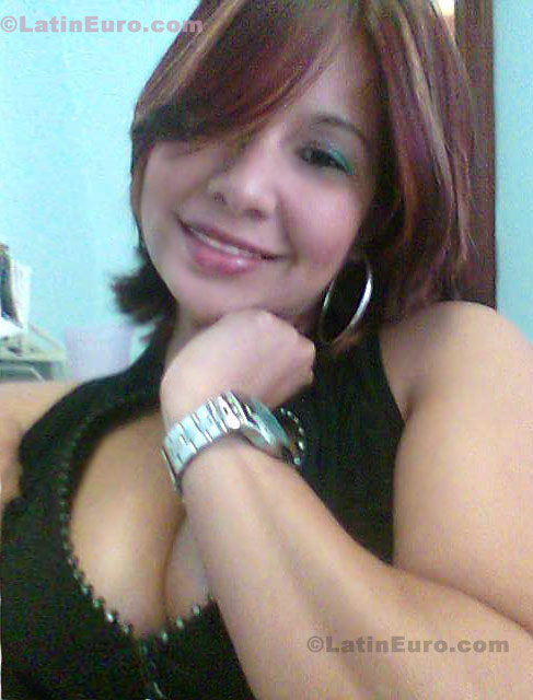 Date this attractive Any Country girl Angela from  N-1069