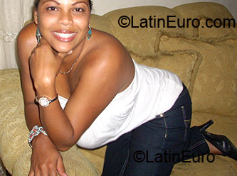 Date this georgeous Any Country girl Yenny from Santo Domingo N-10