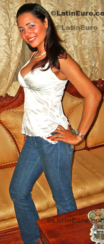 Date this hard body Dominican Republic girl Kathy from  N-1113