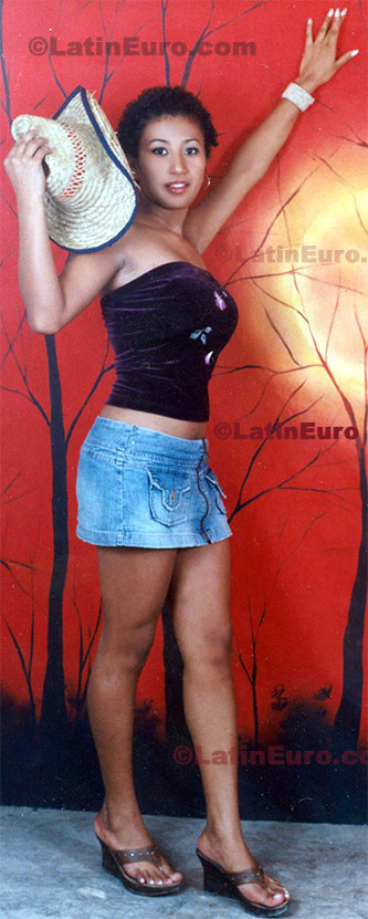 Date this young Any Country girl Karla from Comayagua N-1204