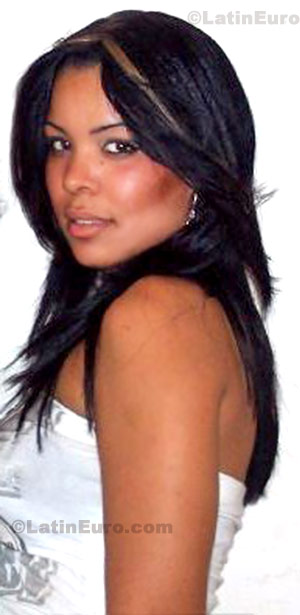 Date this pretty Dominican Republic girl Nathalie from Santo Domingo N-1262