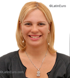 Date this beautiful Dominican Republic girl Miriam from Santo Domingo N-1265