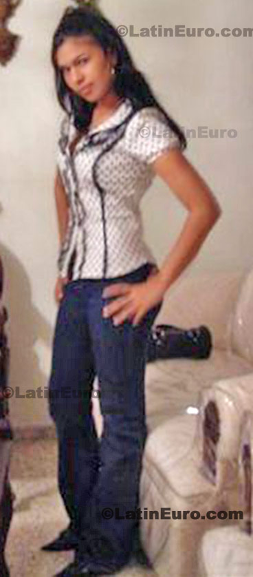 Date this beautiful Dominican Republic girl Luisanna from Bonao N-1282