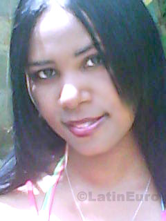 Date this happy Dominican Republic girl Nina from Santo Domingo N-1370