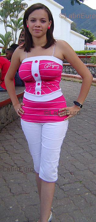 Date this lovely Dominican Republic girl Liselis from Santo Domingo N-140