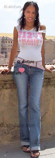 Date this cute Dominican Republic girl Gloria from Barahona N-1458
