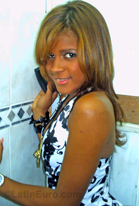 Date this fun Dominican Republic girl Dahiana from Santo Domingo N-1502