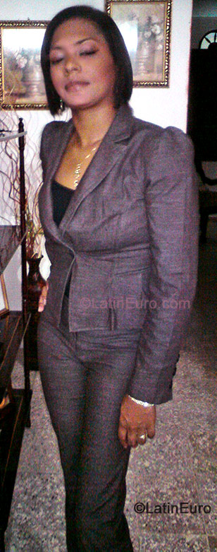 Date this hot Dominican Republic girl Vilma from Bonao N-1515