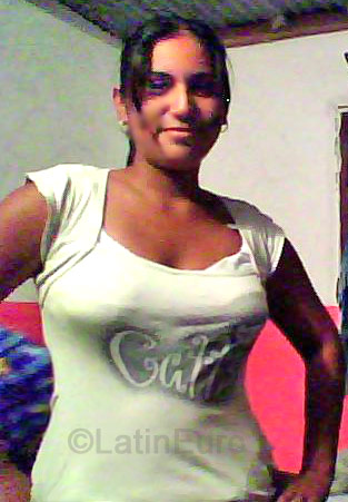 Date this cute Any Country girl Ledys- from Barranquilla N-1588