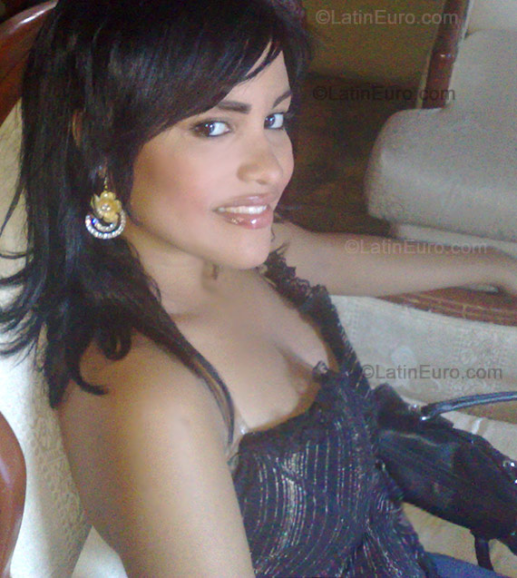 Date this athletic Dominican Republic girl Kety from Santo Domingo N-1600