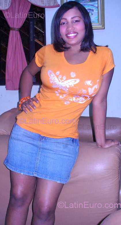 Date this athletic Any Country girl Josefina from  N-1675