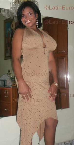 Date this sensual Dominican Republic girl Carmen from Santiago N-260