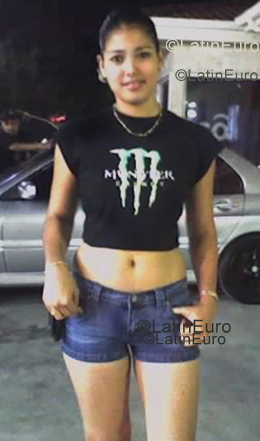 Date this sultry Honduras girl Kimberly from San Pedro Sula N-288