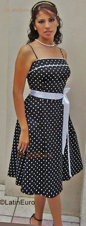 Date this gorgeous Any Country girl Yolanda from  N-317