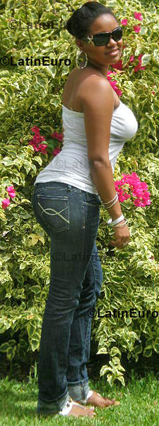 Date this funny Dominican Republic girl Jocely from Santiago N-436