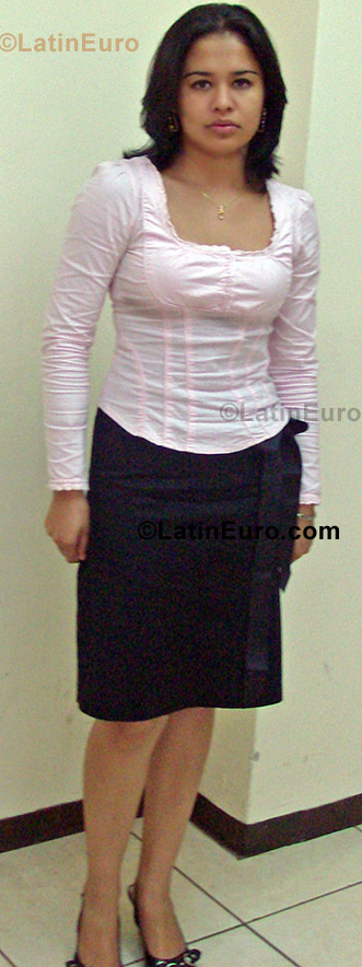 Date this passionate Honduras girl Nusli from Tegucigalpa N-467