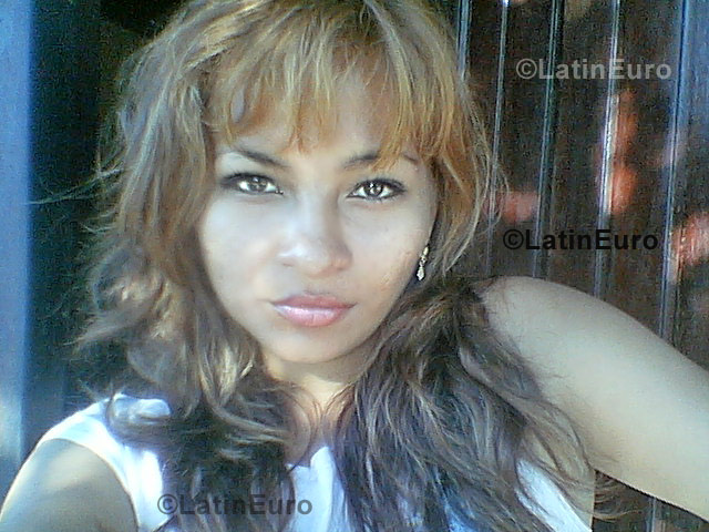 Date this lovely Peru girl Amparo from Iquitos N-511