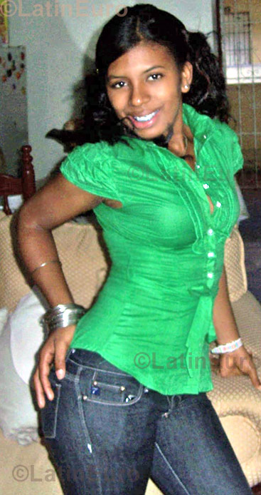 Date this delightful Dominican Republic girl Indiana from Santo Domingo N-528