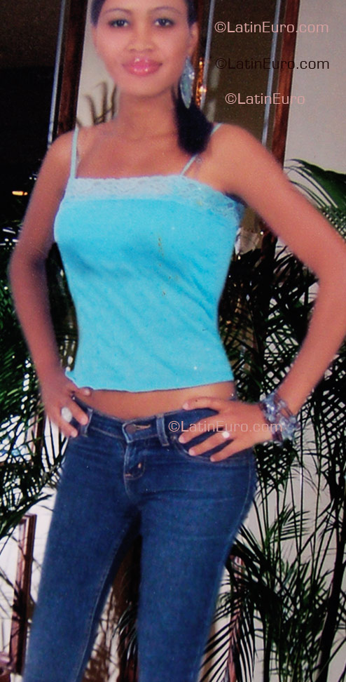 Date this tall Dominican Republic girl Rosanna from Santiago N-53