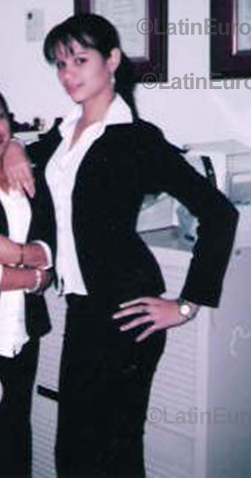 Date this attractive Honduras girl Julissa from  N-536