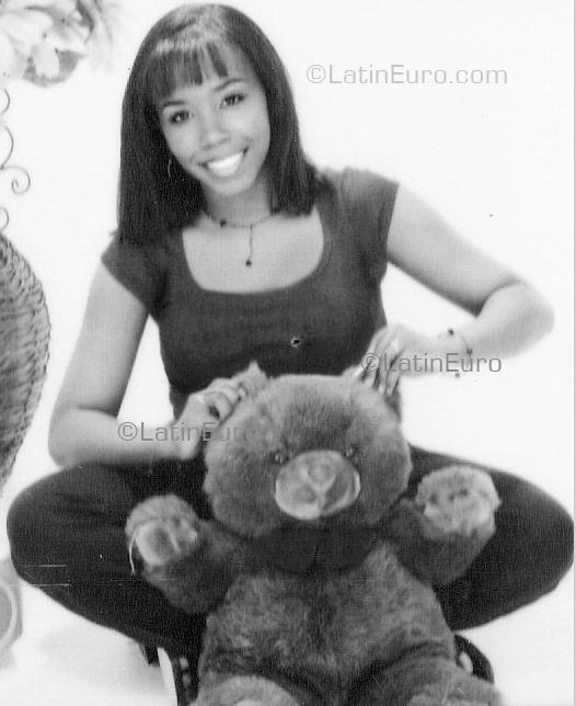 Date this lovely Dominican Republic girl Ashanty from Santo Domingo N-54