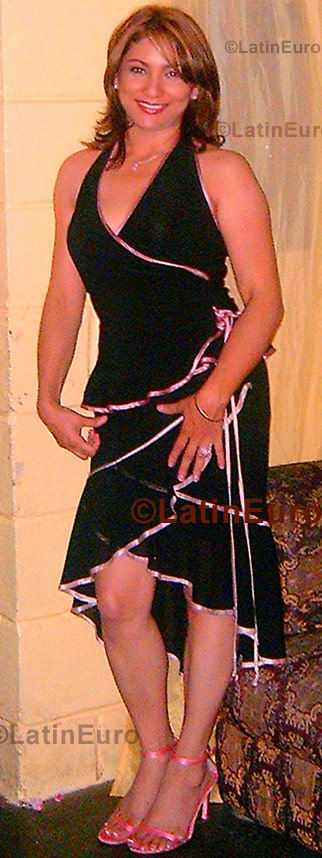 Date this lovely Honduras girl Carmen- from Tegucigalpa N-583