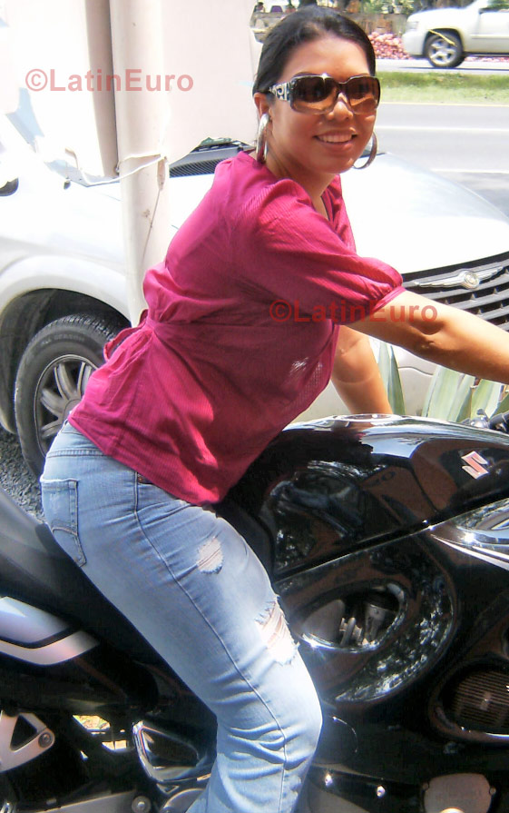 Date this good-looking Mexico girl Dayane from  N-612