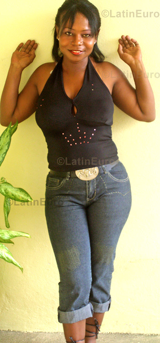 Date this delightful Dominican Republic girl Carlixta from Santiago N-613