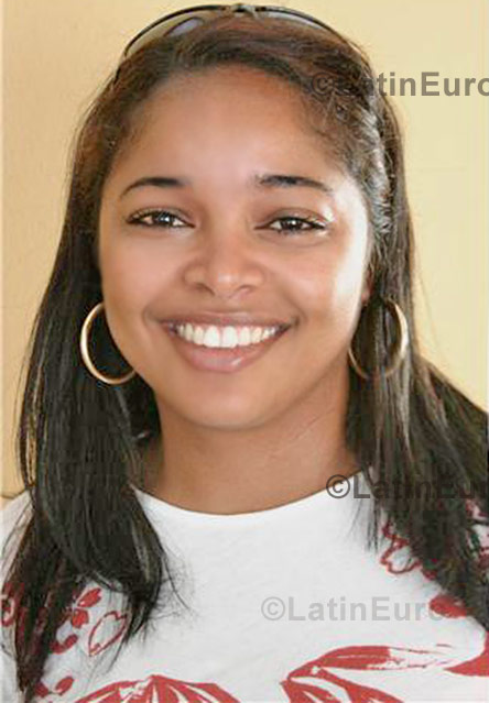 Date this hot Dominican Republic girl Karina from Santiago N-702