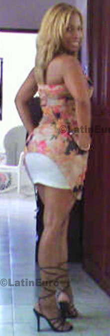 Date this hot Dominican Republic girl Esmeralda from Cayetano Germosen N-711