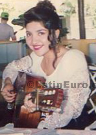 Date this nice looking Any Country girl Gladys from Cancun N-824