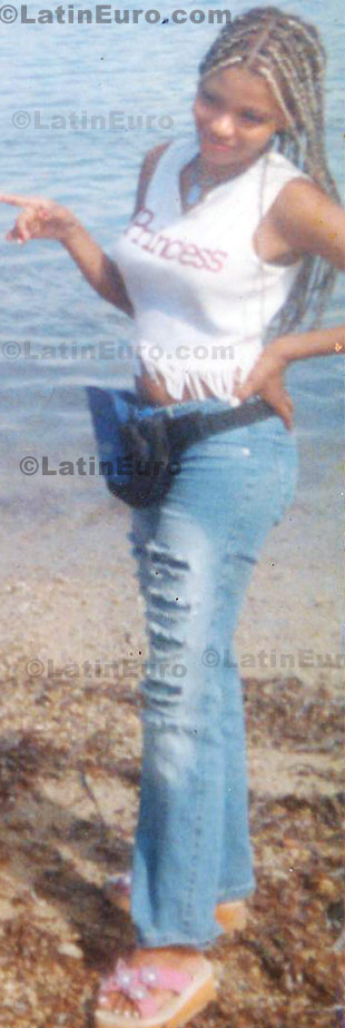 Date this hard body Dominican Republic girl Belkis from Villa Vasquez N-833