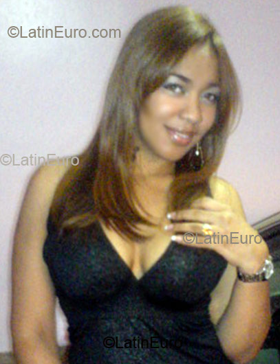 Date this young Dominican Republic girl Aniwrka from Santo Domingo N-8