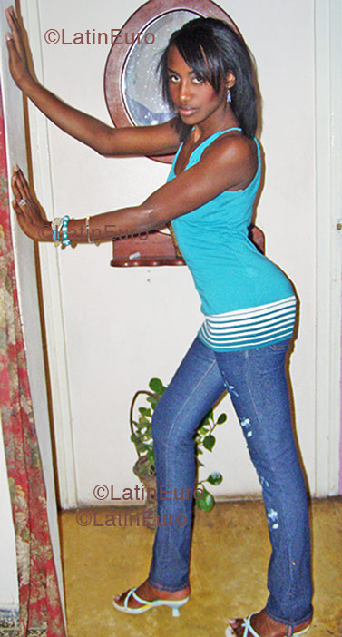 Date this georgeous Dominican Republic girl Esther from La Romana N-90