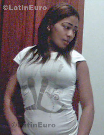 Date this hard body Dominican Republic girl Rosangela from San Pedro de Macoris N-923