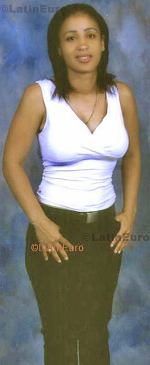 Date this georgeous Dominican Republic girl Dayanara from Santiago N-951