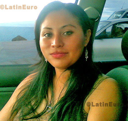 Date this good-looking Mexico girl Silvia from Cancun N-985